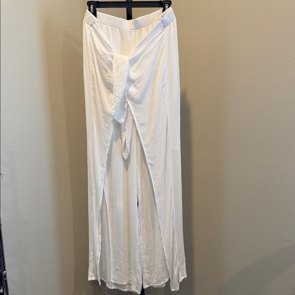 Kona Sol White wrap type pants